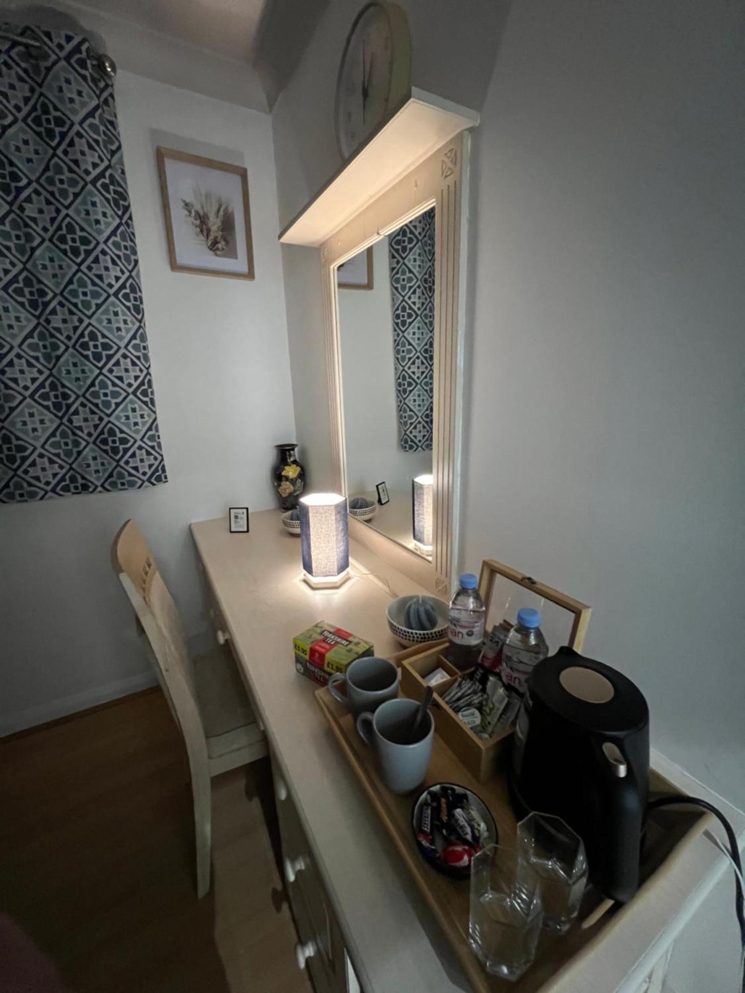 Double Room At The Bungalow With Shared Shower Room Kettering Ngoại thất bức ảnh